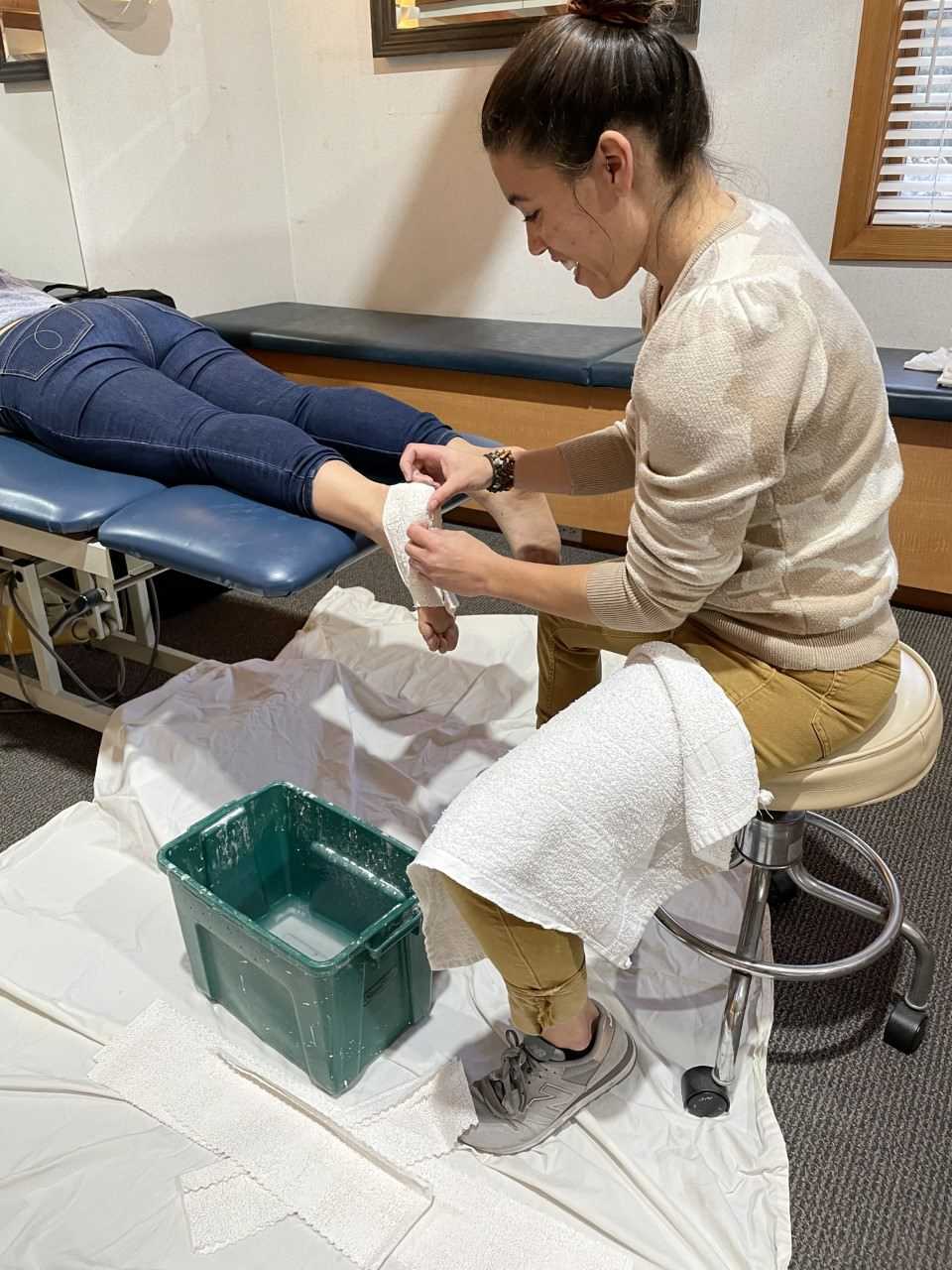 working on orthotics at emerald bay physical therapy